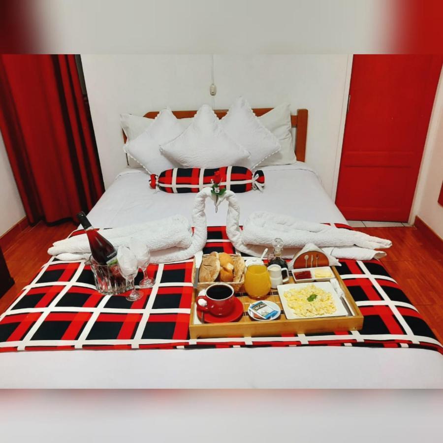Hotel La Casa Miraflores リマ エクステリア 写真